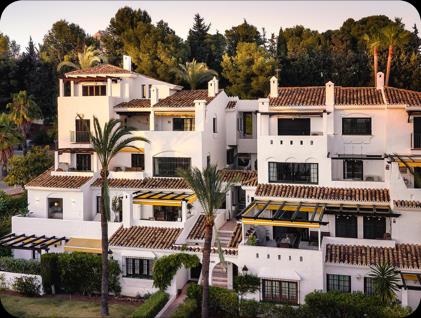 Aldea Blanca 33, Andalusian white village architecture among palms